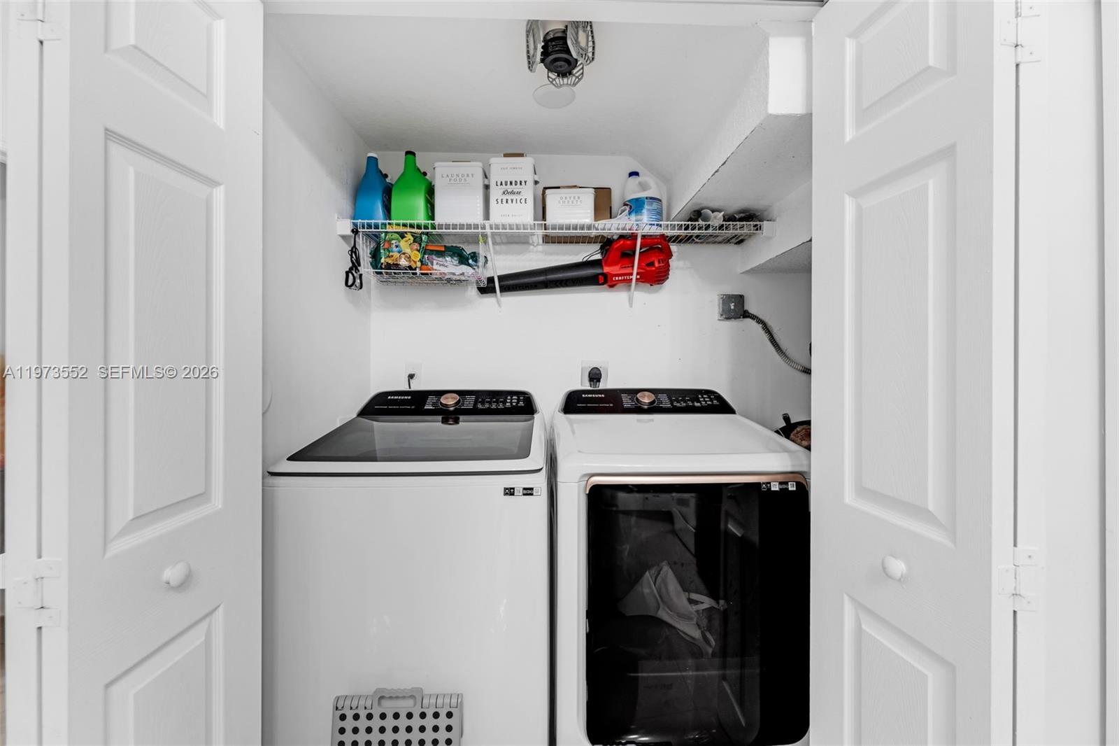 VENETIA GROVE - Residential