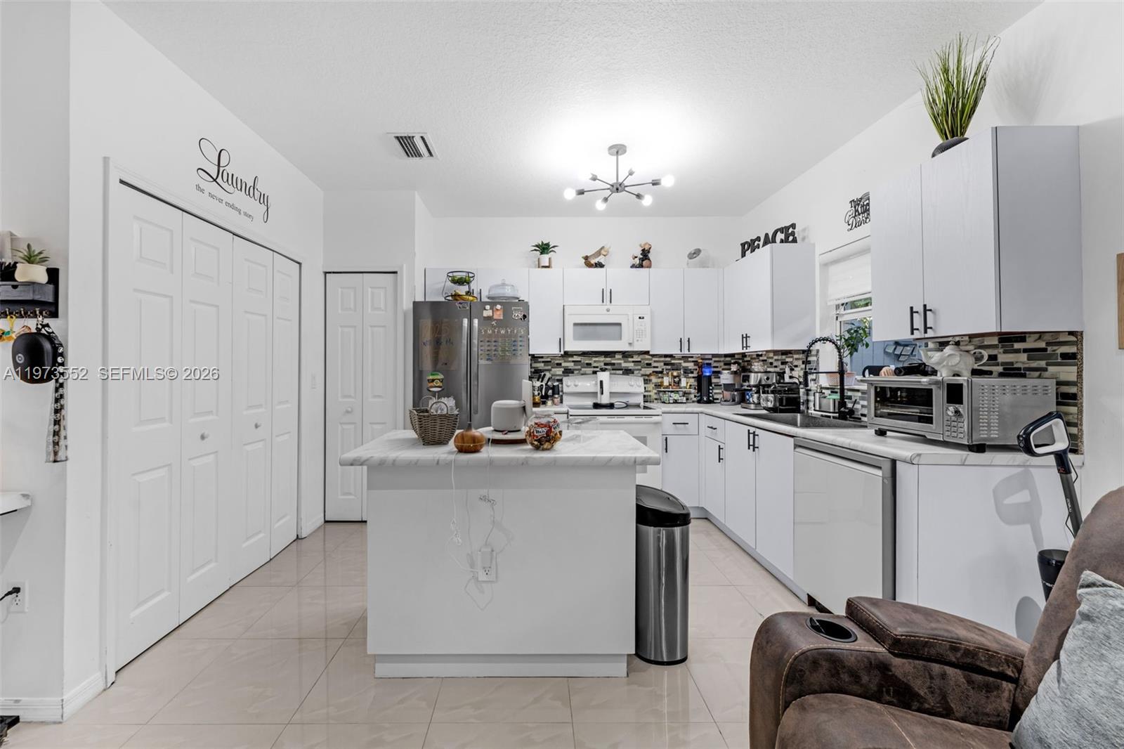 VENETIA GROVE - Residential