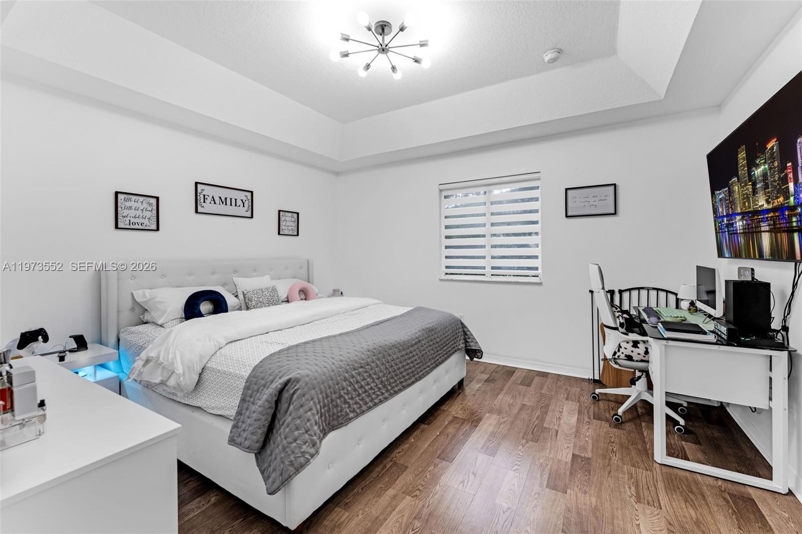 VENETIA GROVE - Residential