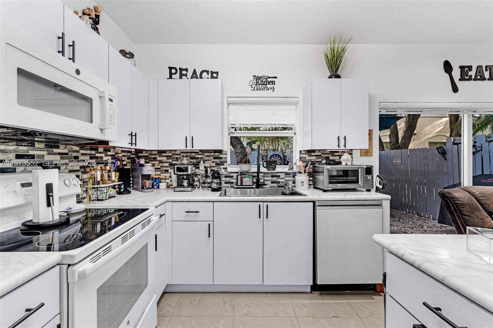 VENETIA GROVE - Residential