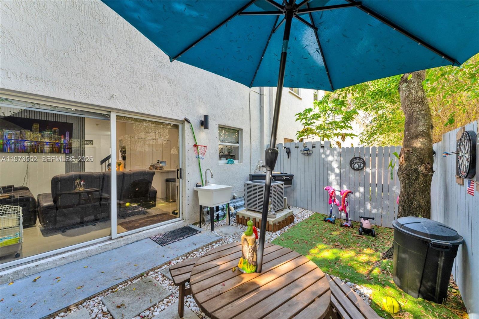 VENETIA GROVE - Residential