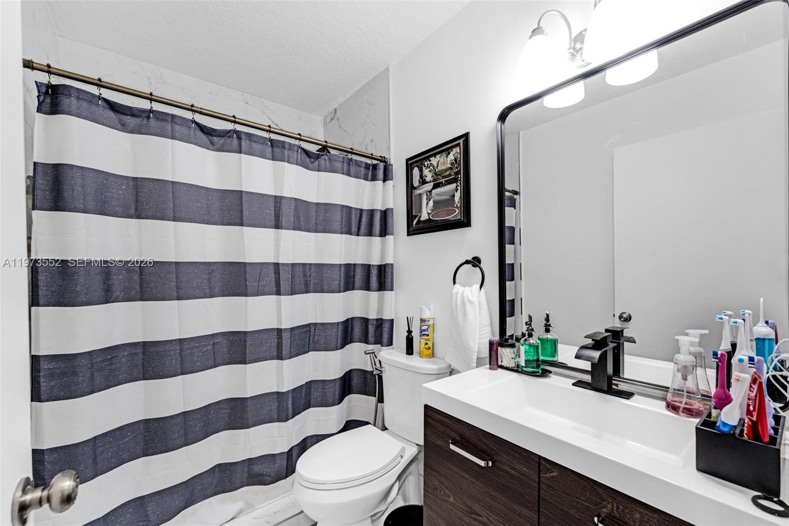 VENETIA GROVE - Residential