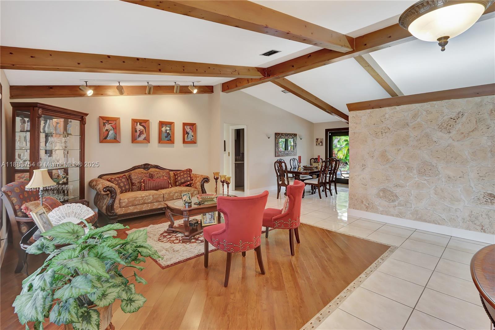 WOODFIELD - Residential