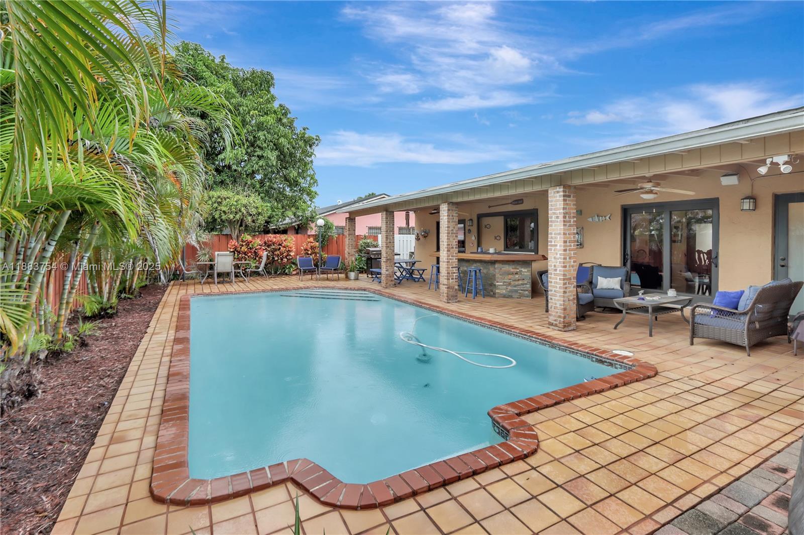 WOODFIELD - Residential