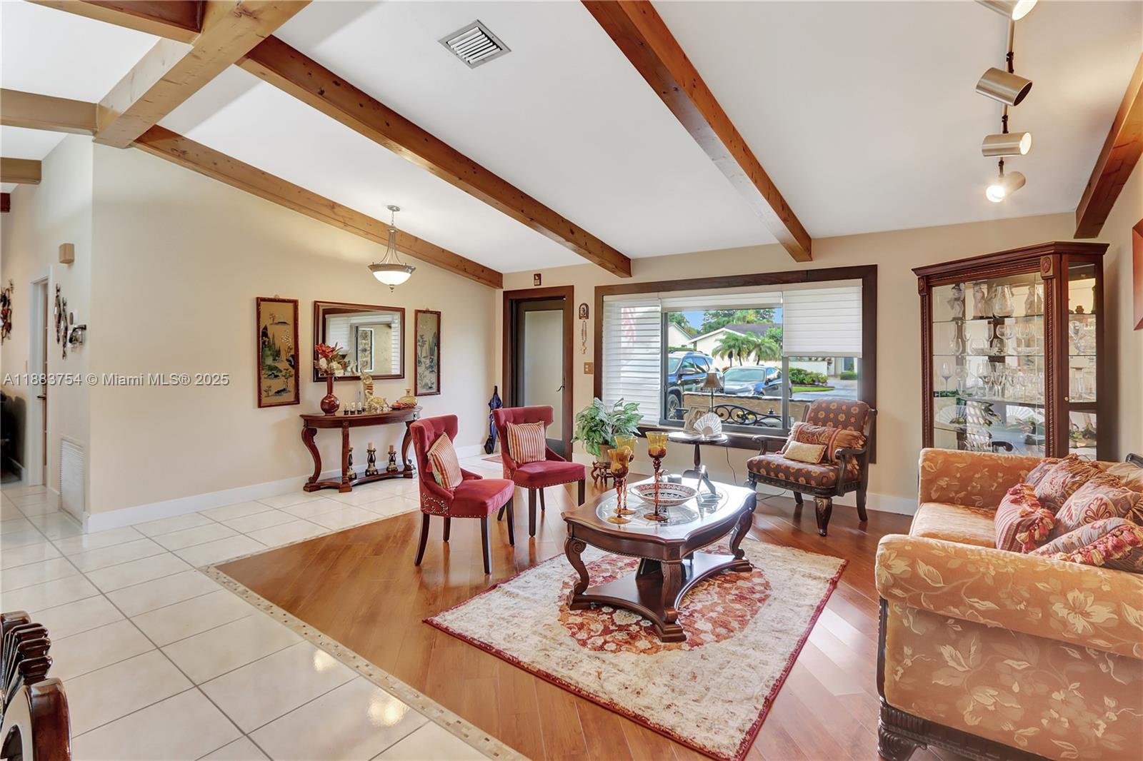 WOODFIELD - Residential