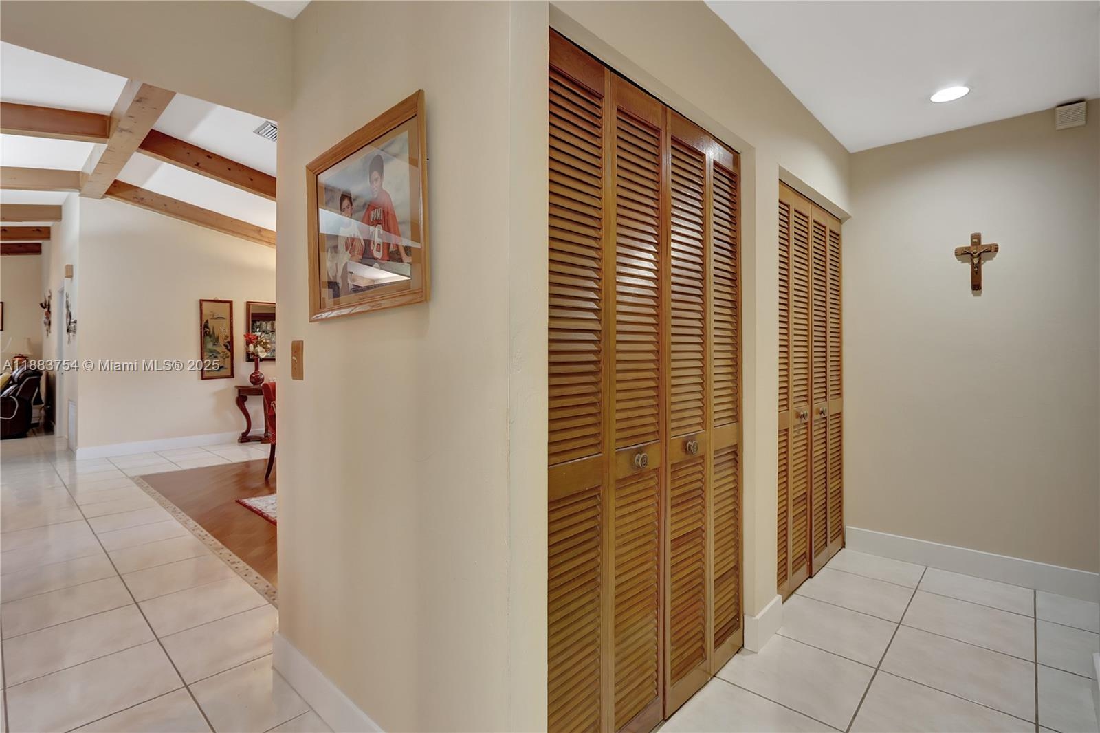 WOODFIELD - Residential