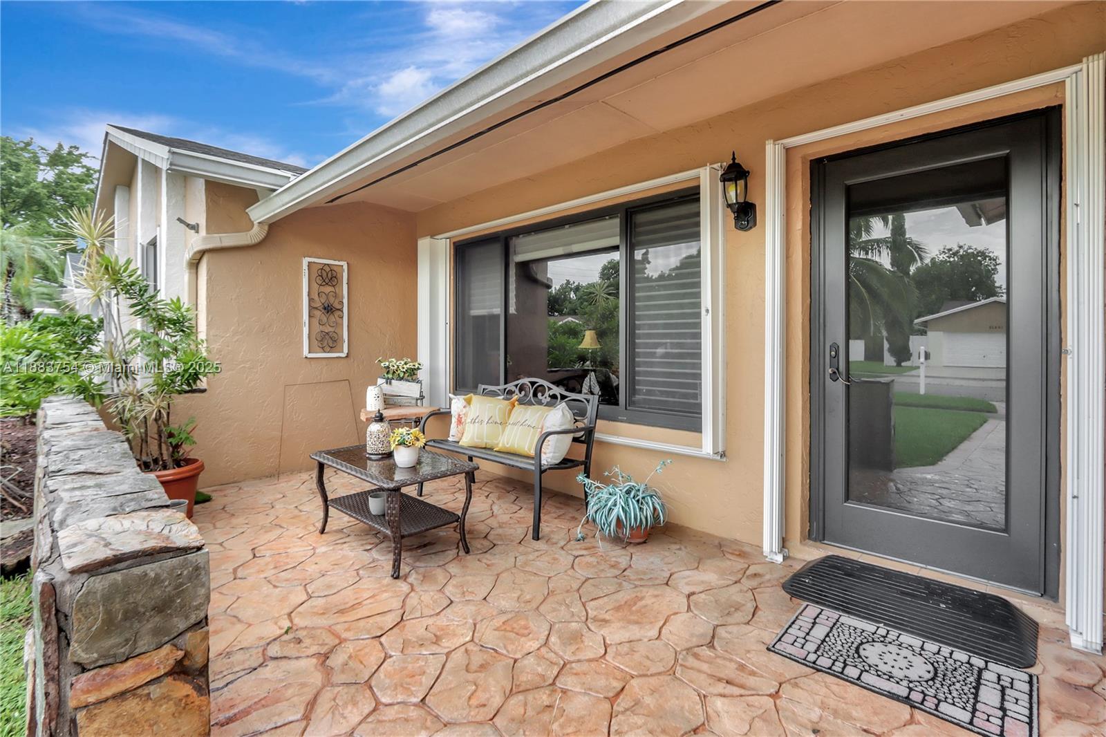 WOODFIELD - Residential