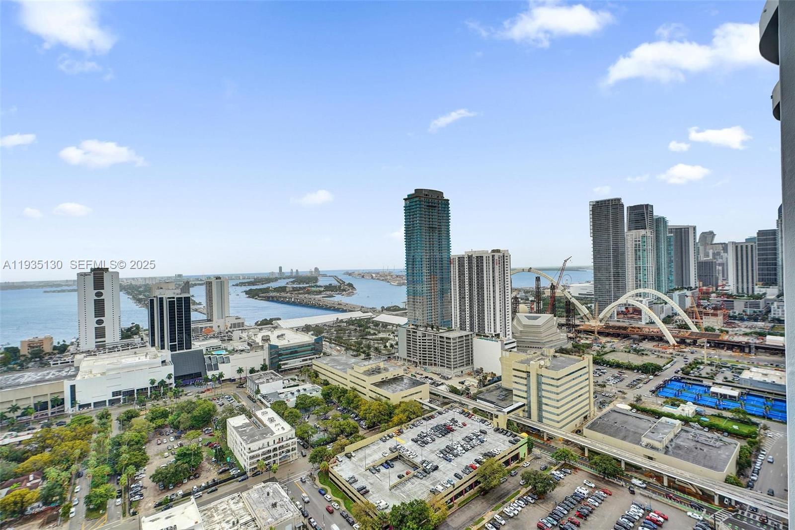 CANVAS CONDO - Residential