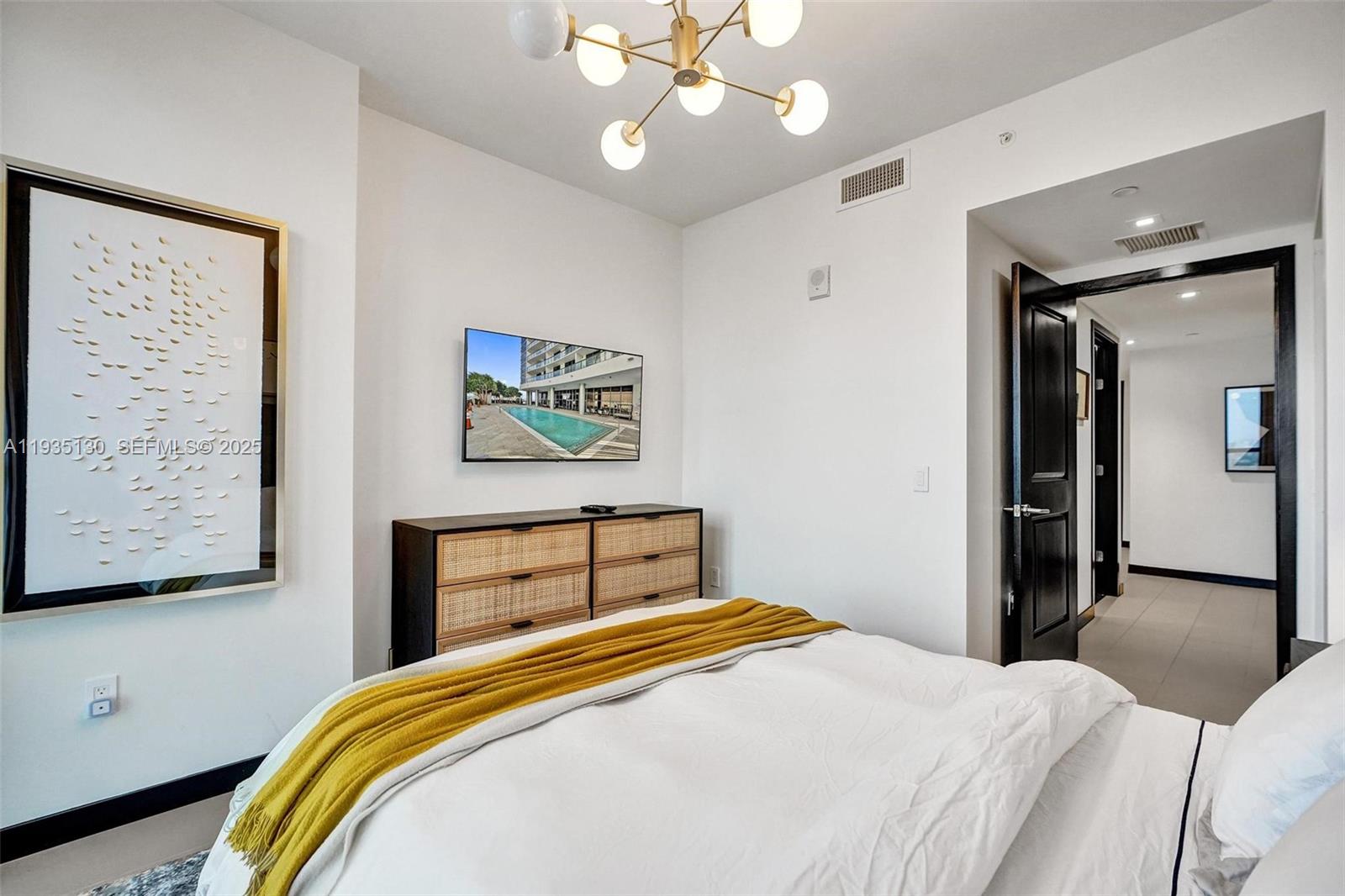 CANVAS CONDO - Residential