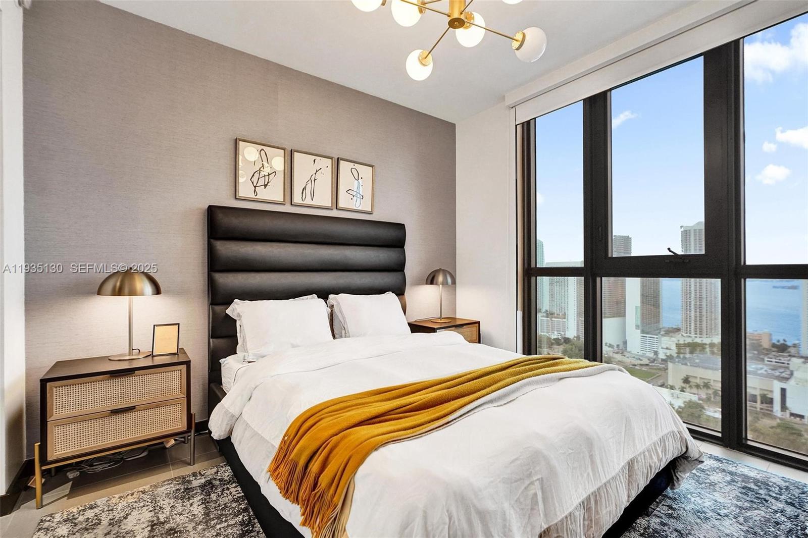 CANVAS CONDO - Residential