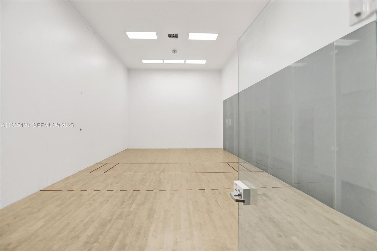 CANVAS CONDO - Residential