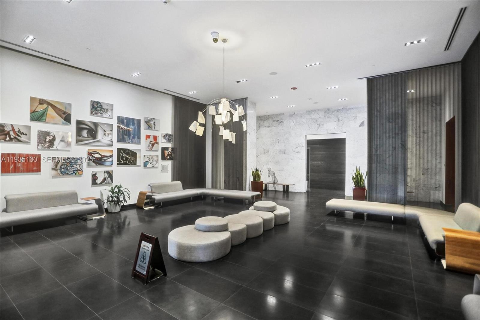 CANVAS CONDO - Residential