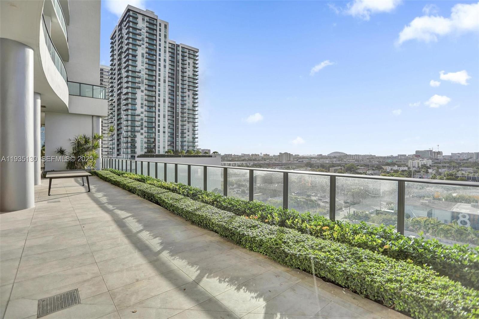 CANVAS CONDO - Residential