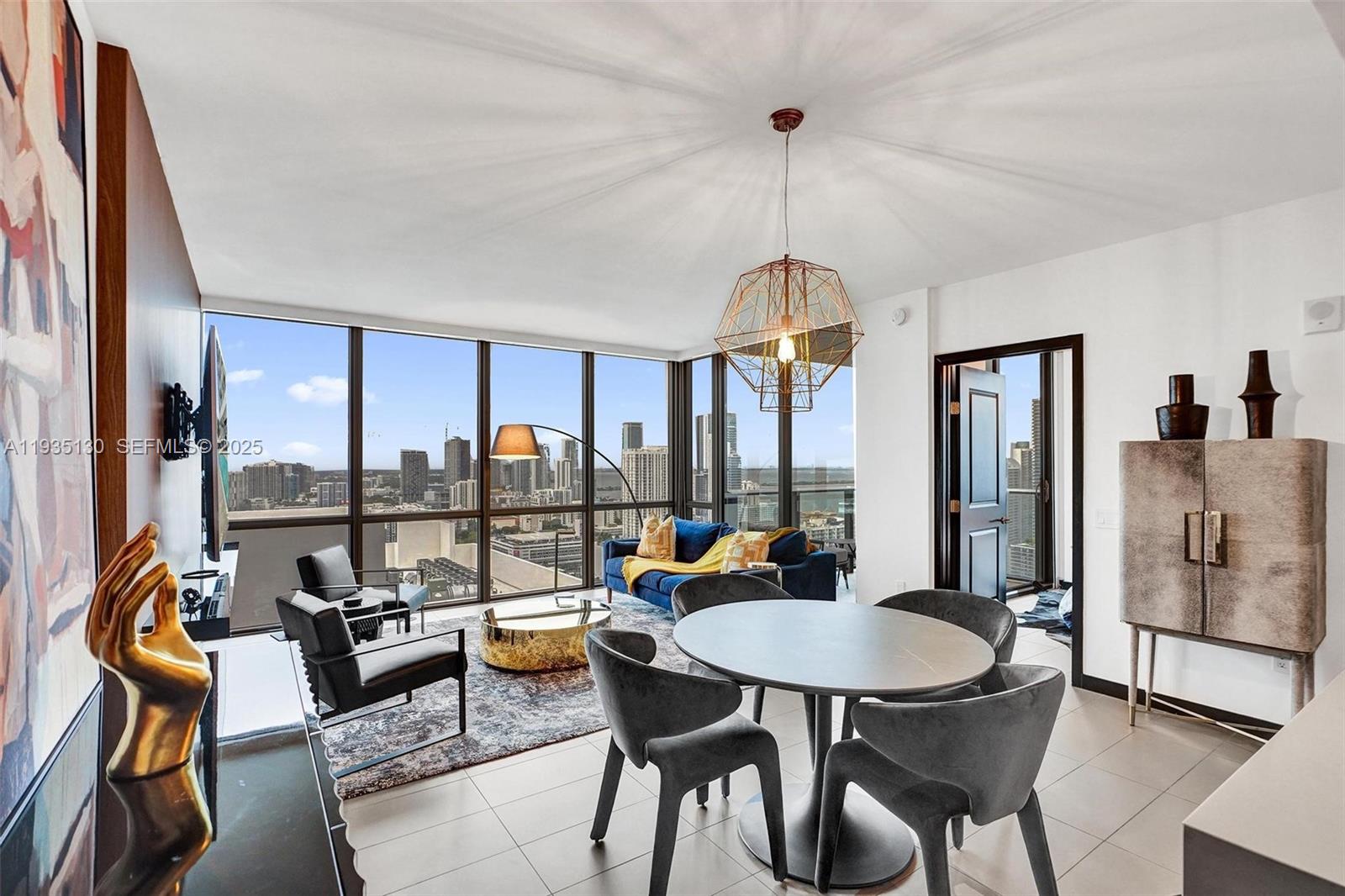 CANVAS CONDO - Residential