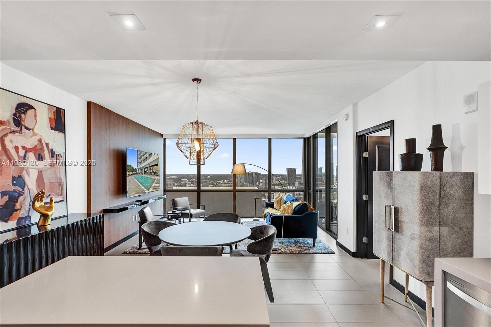 CANVAS CONDO - Residential