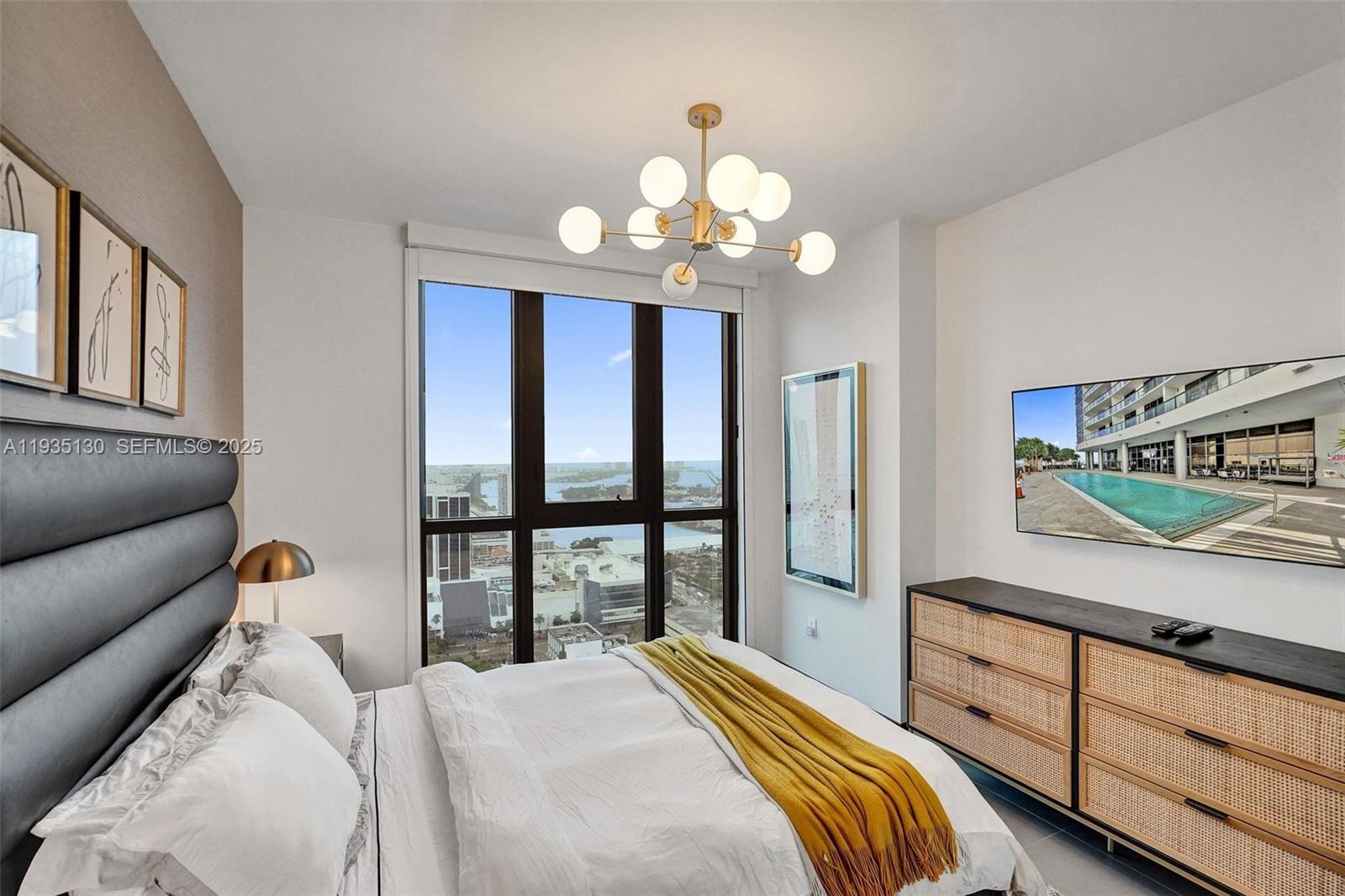 CANVAS CONDO - Residential