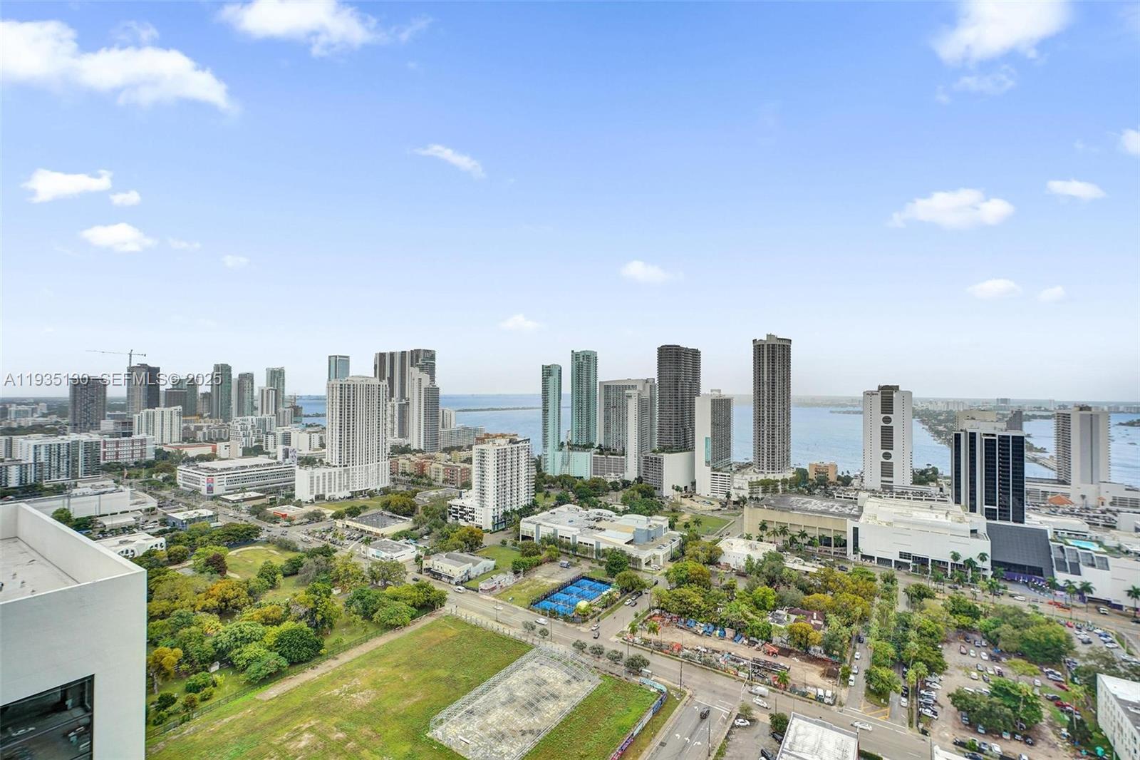 CANVAS CONDO - Residential