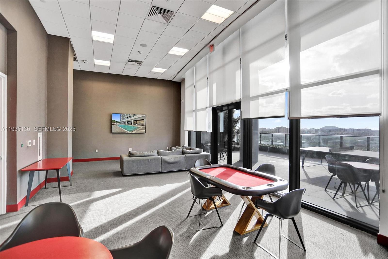 CANVAS CONDO - Residential