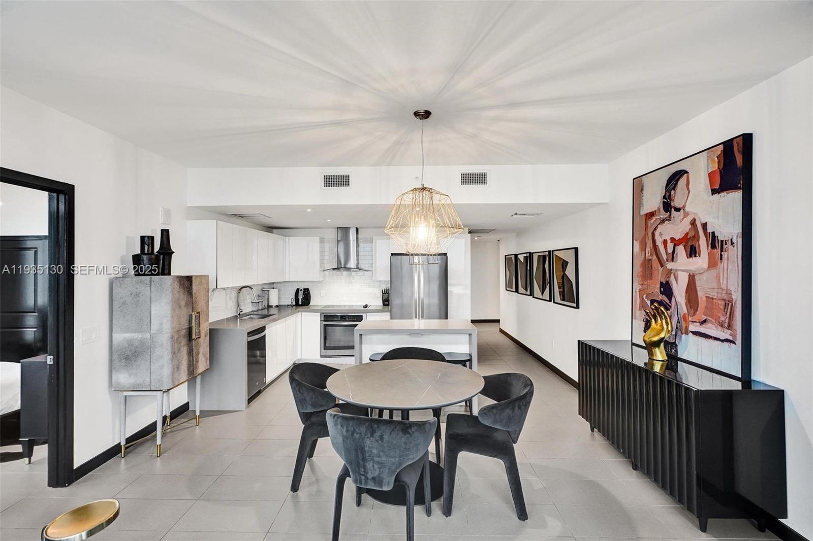 CANVAS CONDO - Residential