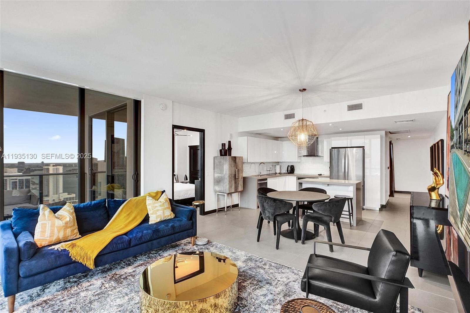 CANVAS CONDO - Residential