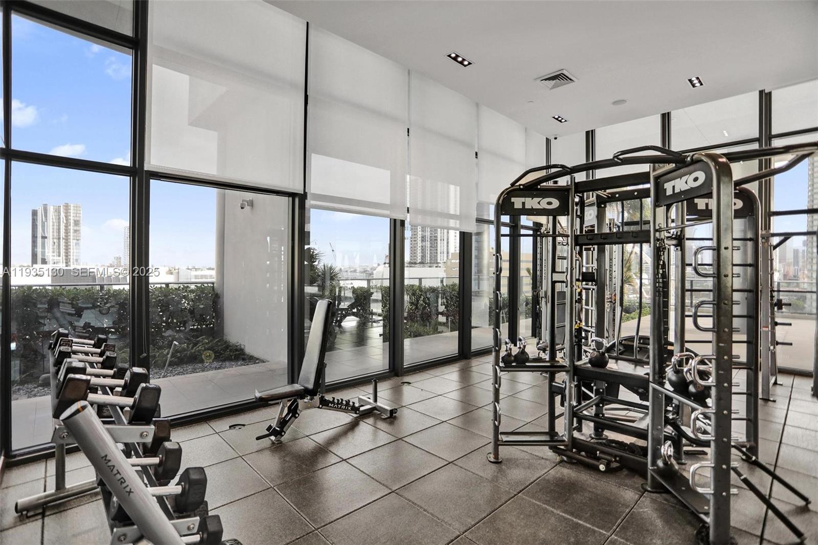 CANVAS CONDO - Residential