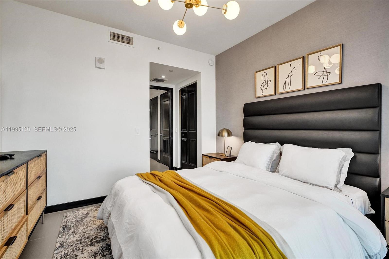 CANVAS CONDO - Residential