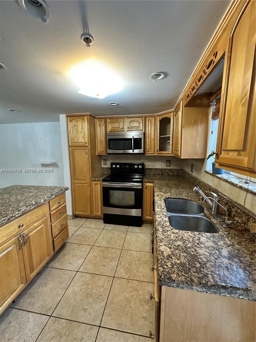 CHATEAUBLEAU VILLAS MIDWA - Residential