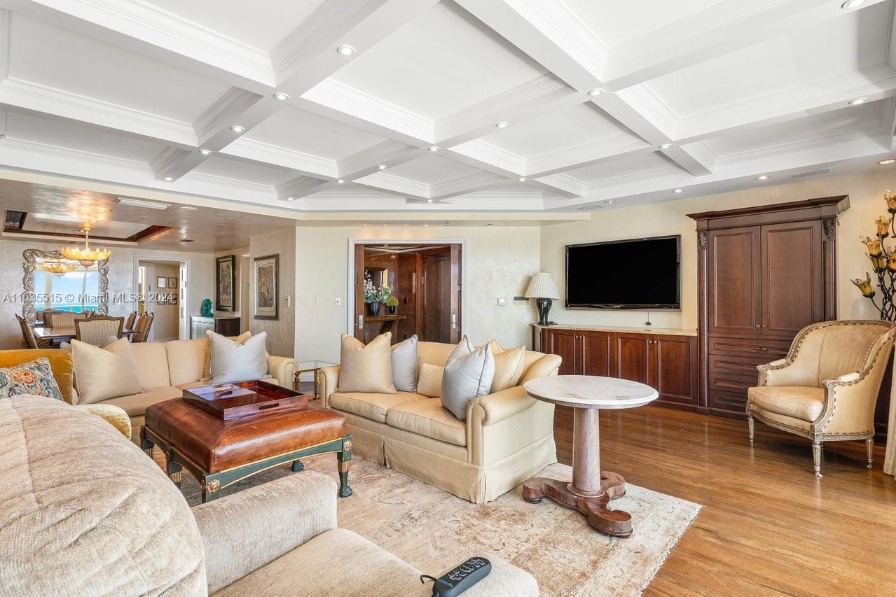 TOWERS OF PORTO VITA-SOUT - Residential