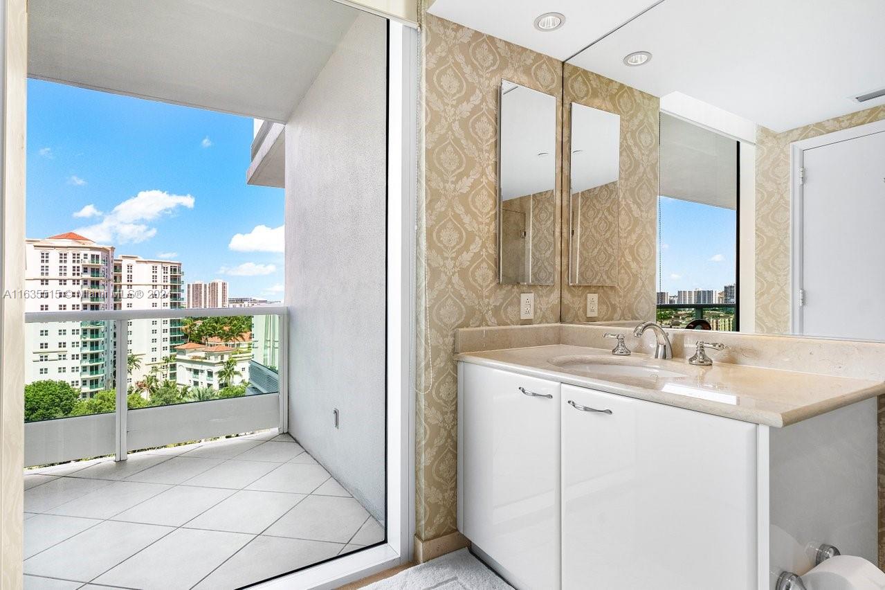 TOWERS OF PORTO VITA-SOUT - Residential