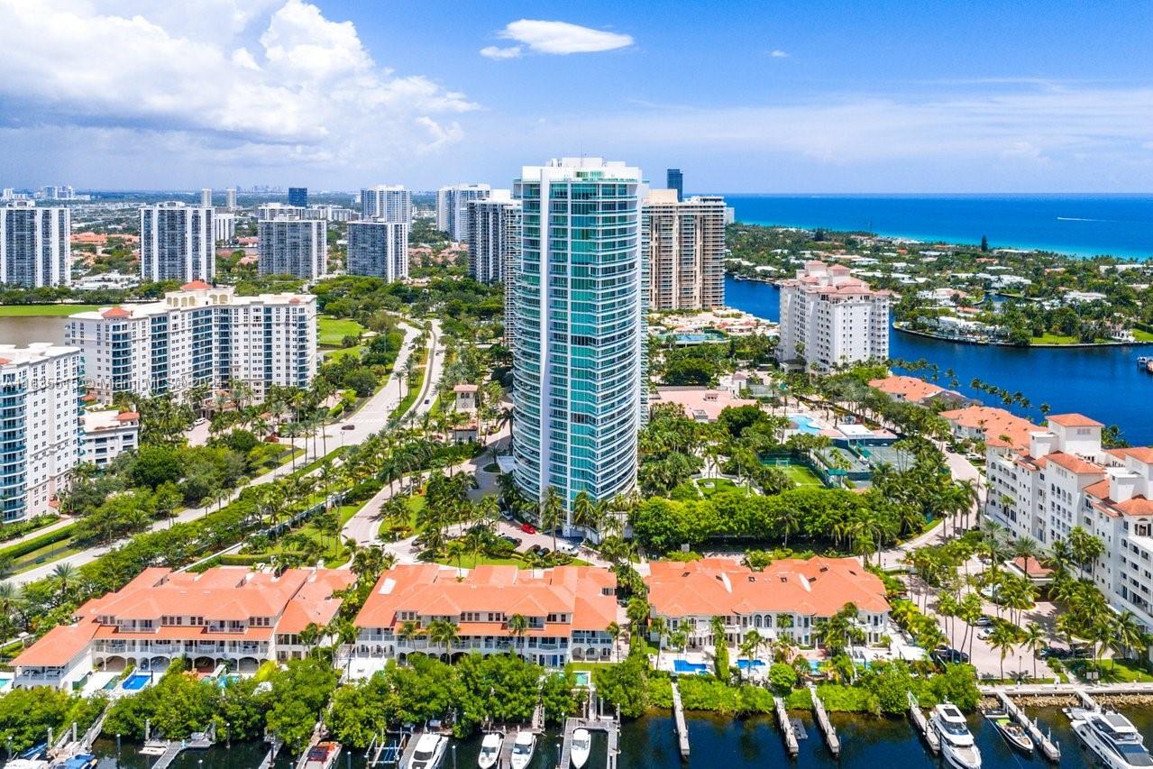 TOWERS OF PORTO VITA-SOUT - Residential