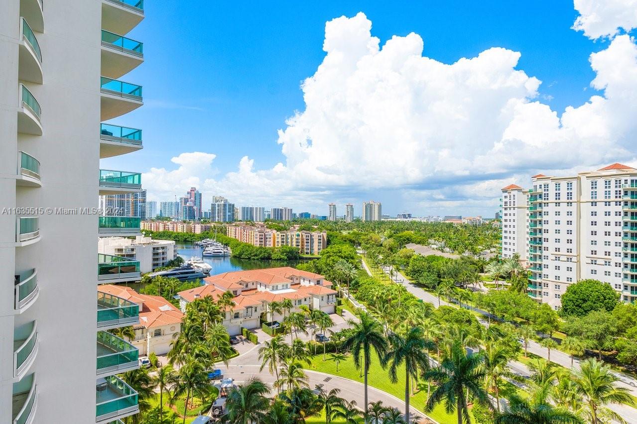 TOWERS OF PORTO VITA-SOUT - Residential