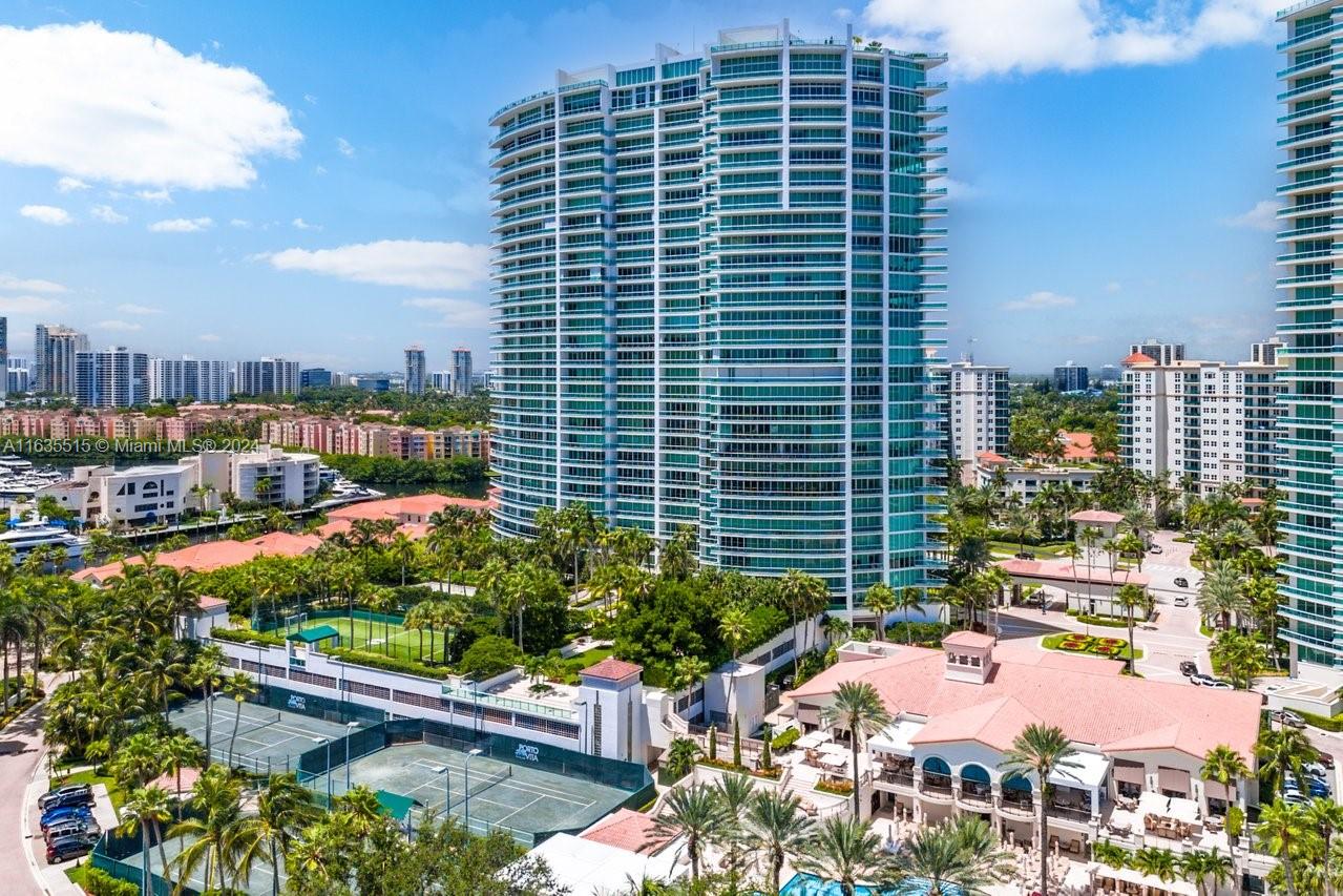 TOWERS OF PORTO VITA-SOUT - Residential