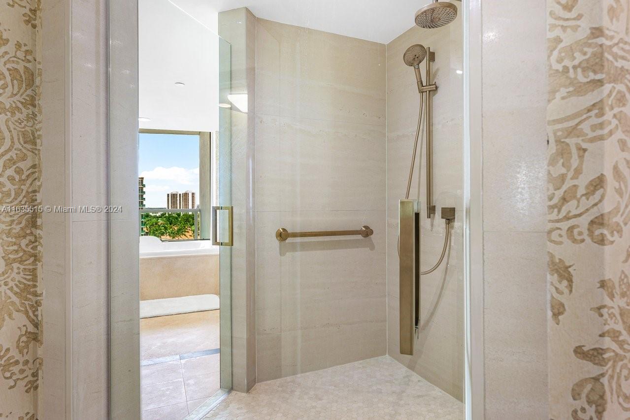 TOWERS OF PORTO VITA-SOUT - Residential