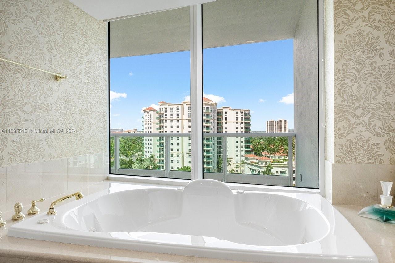 TOWERS OF PORTO VITA-SOUT - Residential