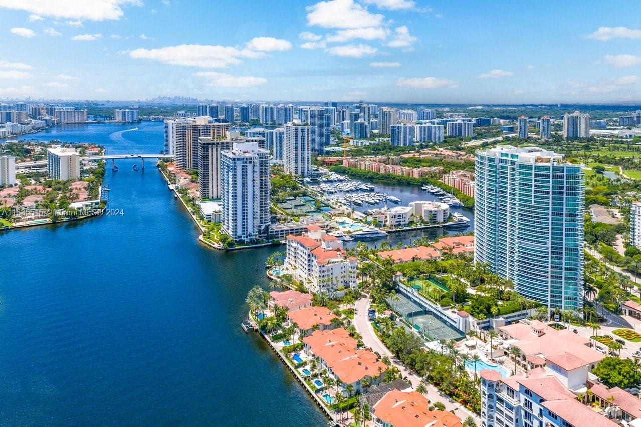 TOWERS OF PORTO VITA-SOUT - Residential