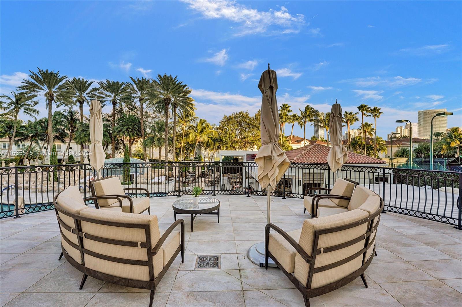 TOWERS OF PORTO VITA-SOUT - Residential