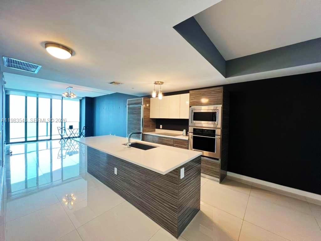 ICON BAY CONDO - Residential