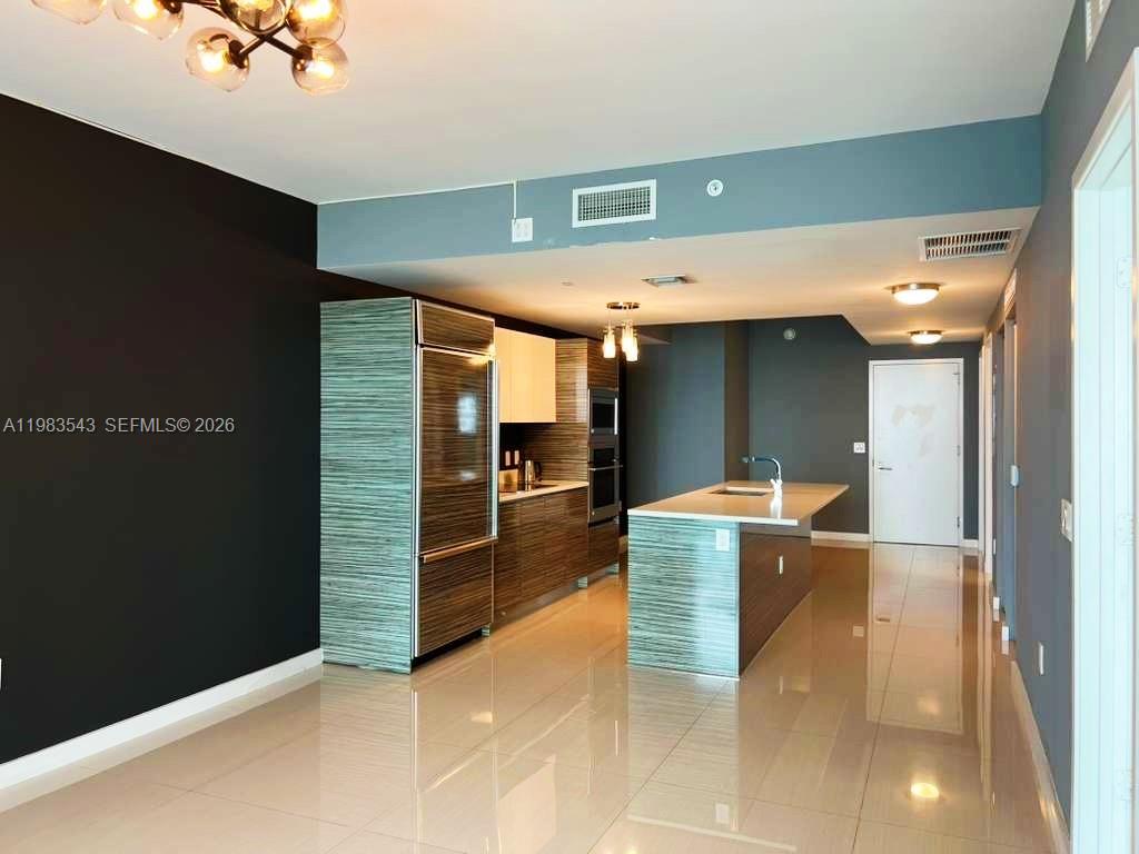 ICON BAY CONDO - Residential