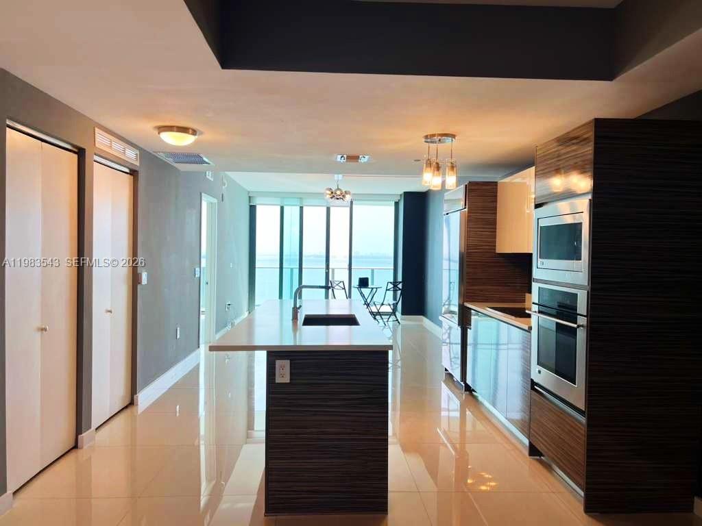 ICON BAY CONDO - Residential
