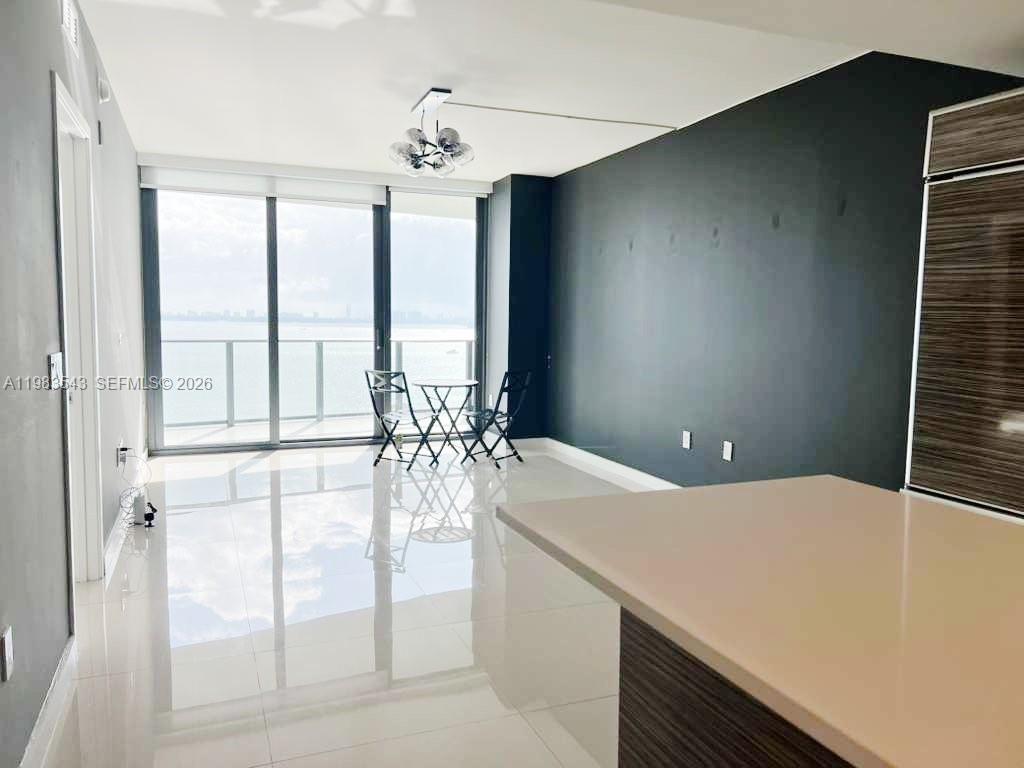 ICON BAY CONDO - Residential