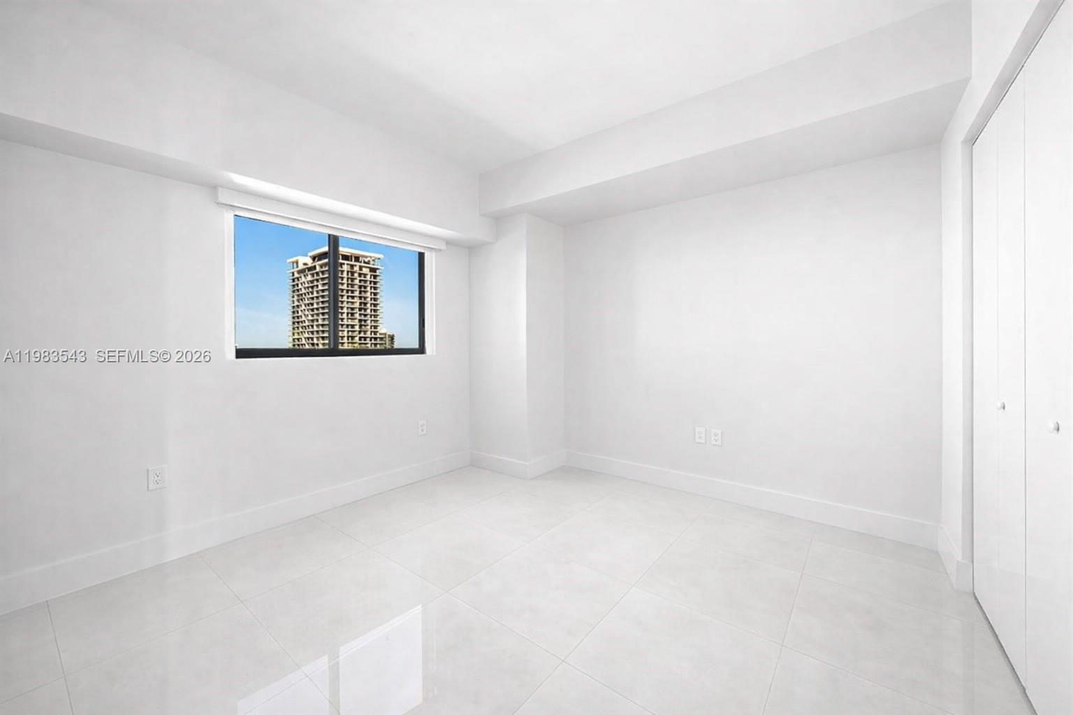 ICON BAY CONDO - Residential