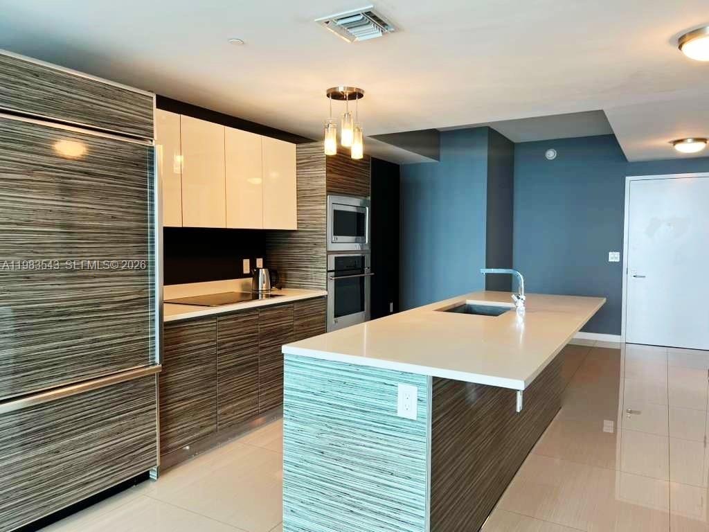 ICON BAY CONDO - Residential