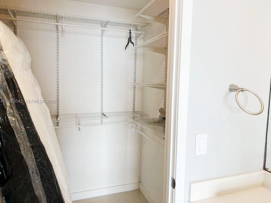 ICON BAY CONDO - Residential