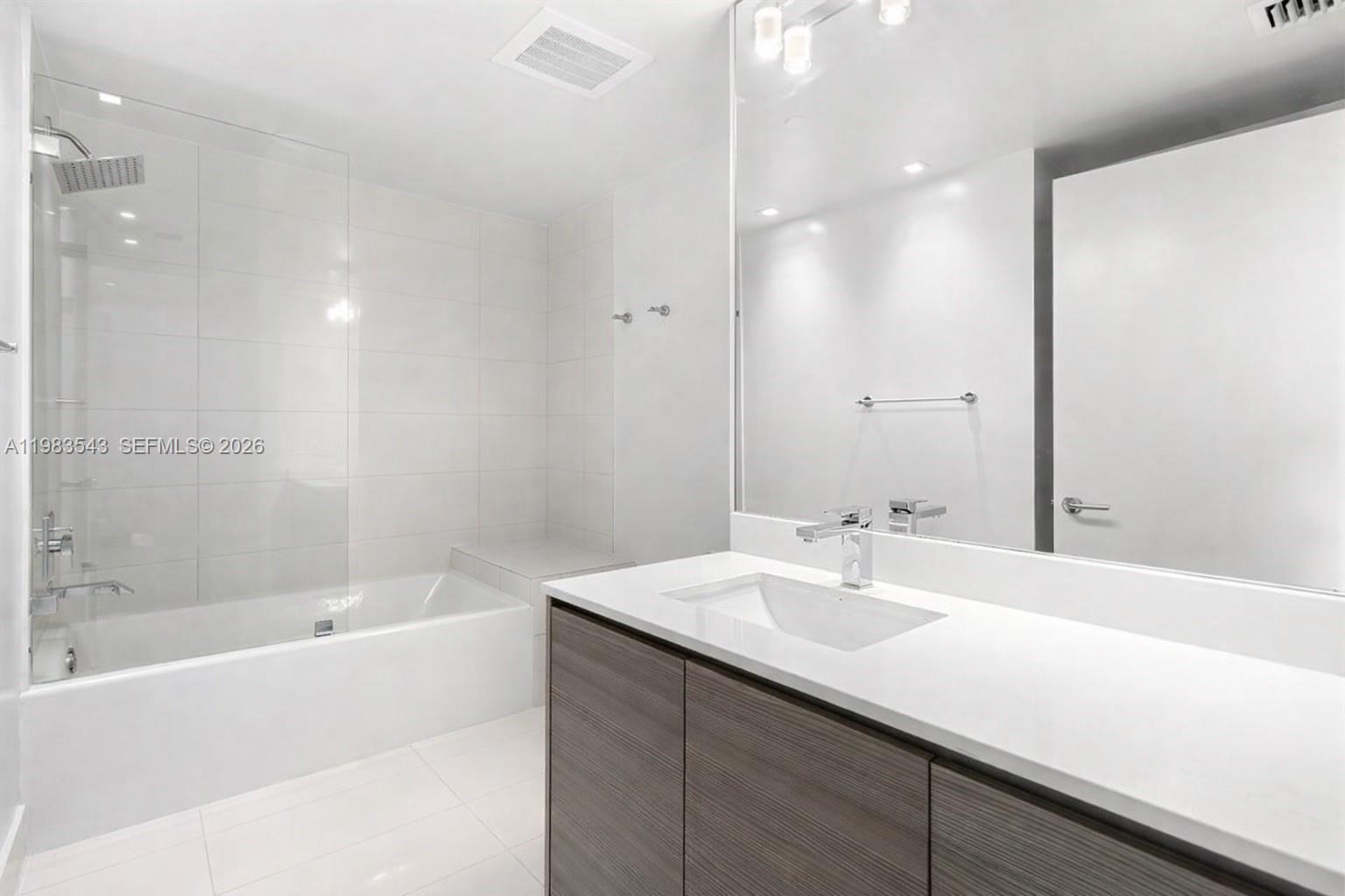 ICON BAY CONDO - Residential