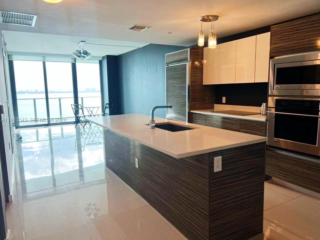 ICON BAY CONDO - Residential