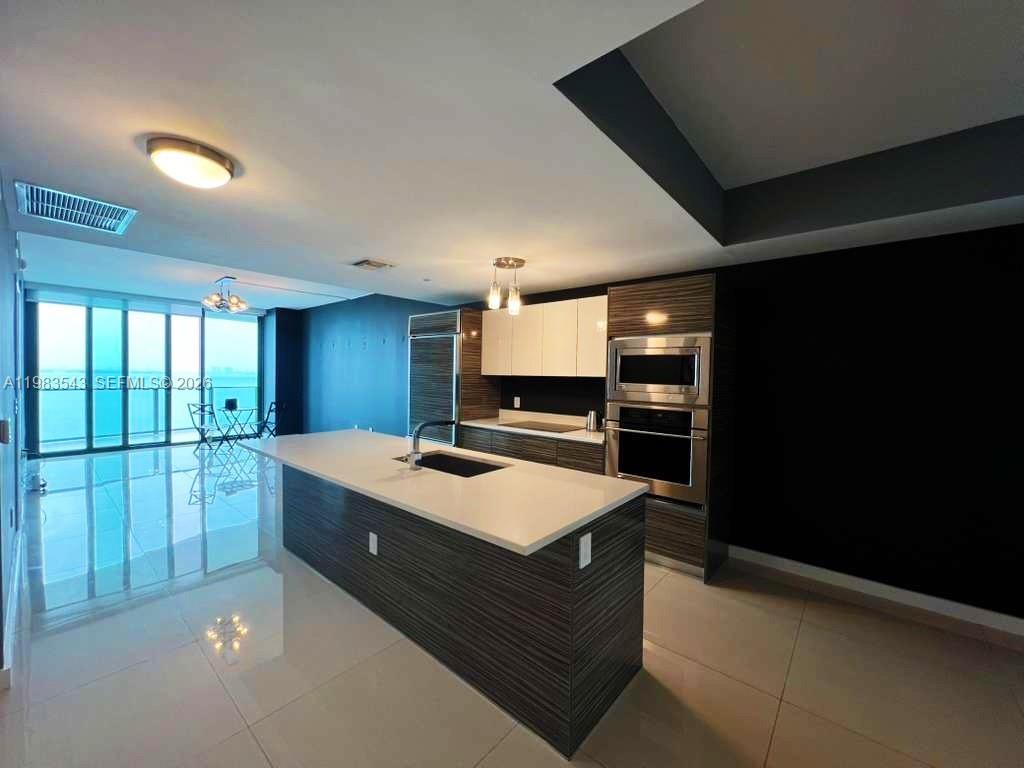 ICON BAY CONDO - Residential