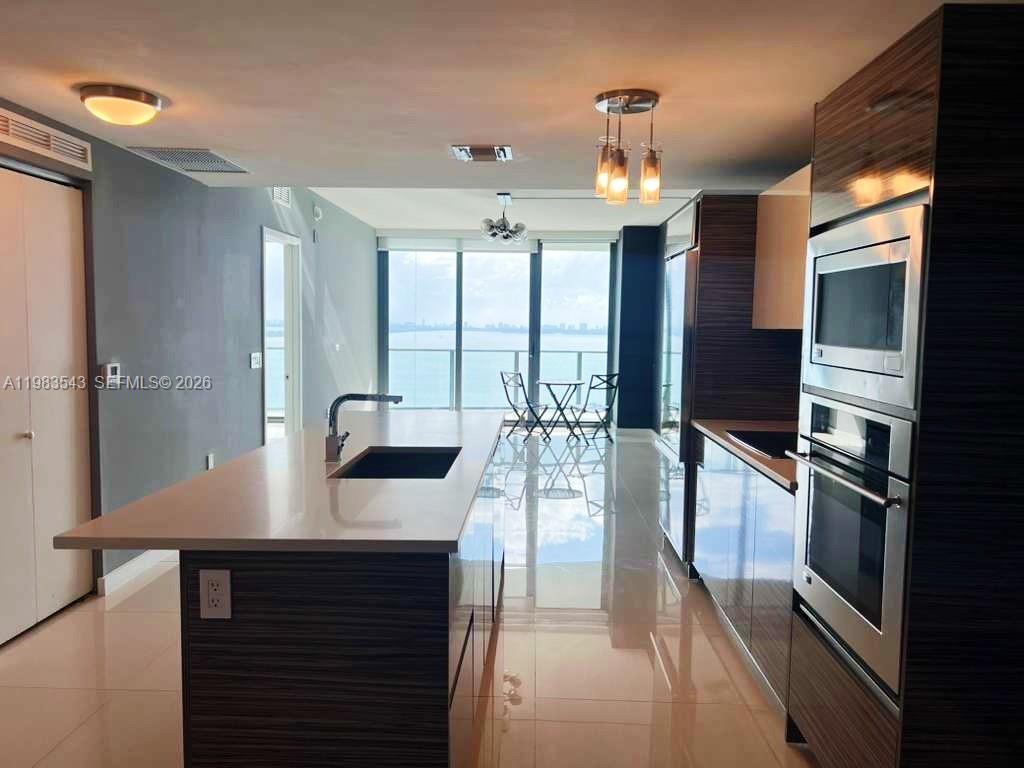 ICON BAY CONDO - Residential