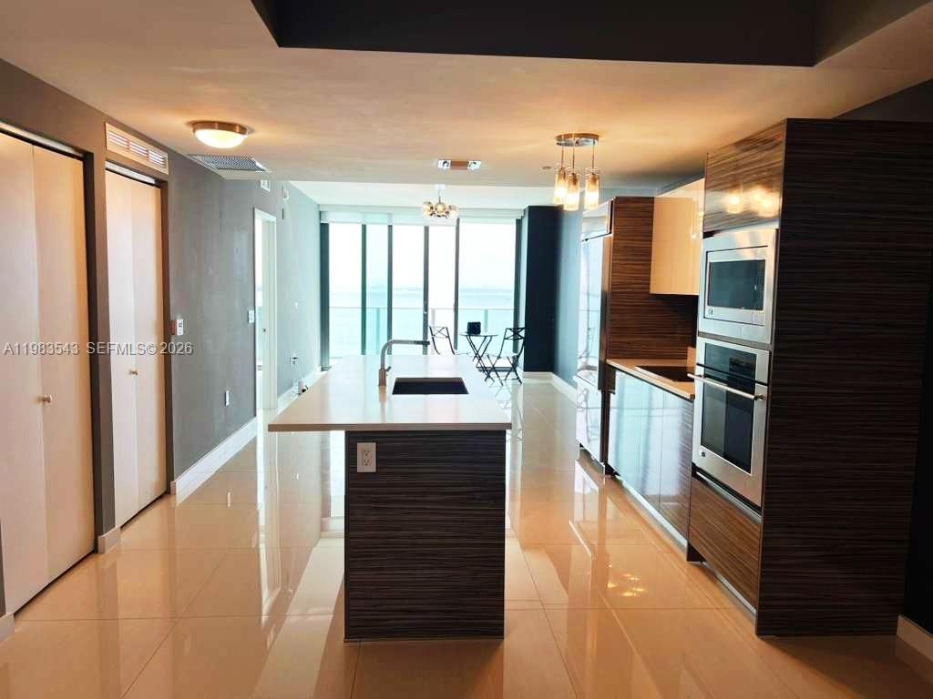 ICON BAY CONDO - Residential