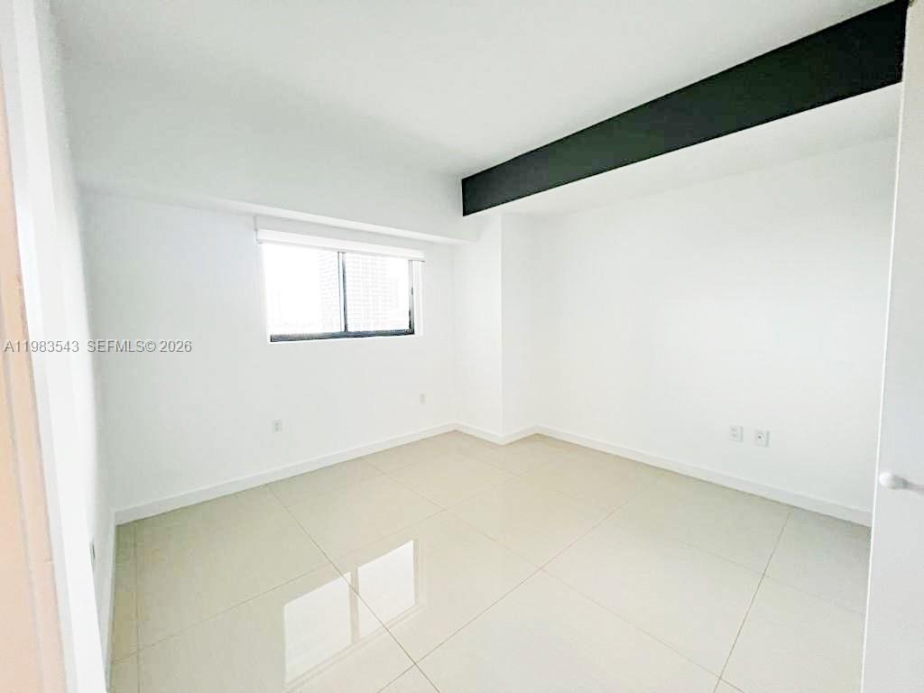 ICON BAY CONDO - Residential