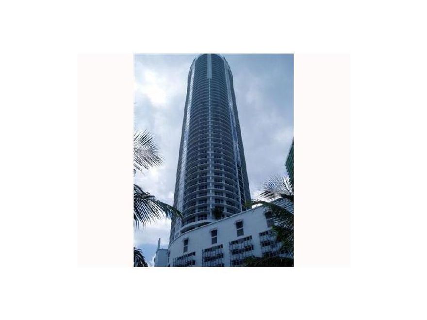2BED/2BATH CONDO LOCATED IN THE HEART OF MIAMI, CLOSE TO THE PERFORMING ARTS CENTER, AMERICAN AIRLINES ARENA , BAYSIDE , MARKETPLACE AND MINUTES FROM THE BEACH BUILDING WITH MANY AMENITIES :SPA, POOL,GYM , ACTIVITY ROOM, VALET 24 HRS.